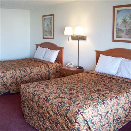 Travelers Inn And Suites Oklahoma City Exterior foto